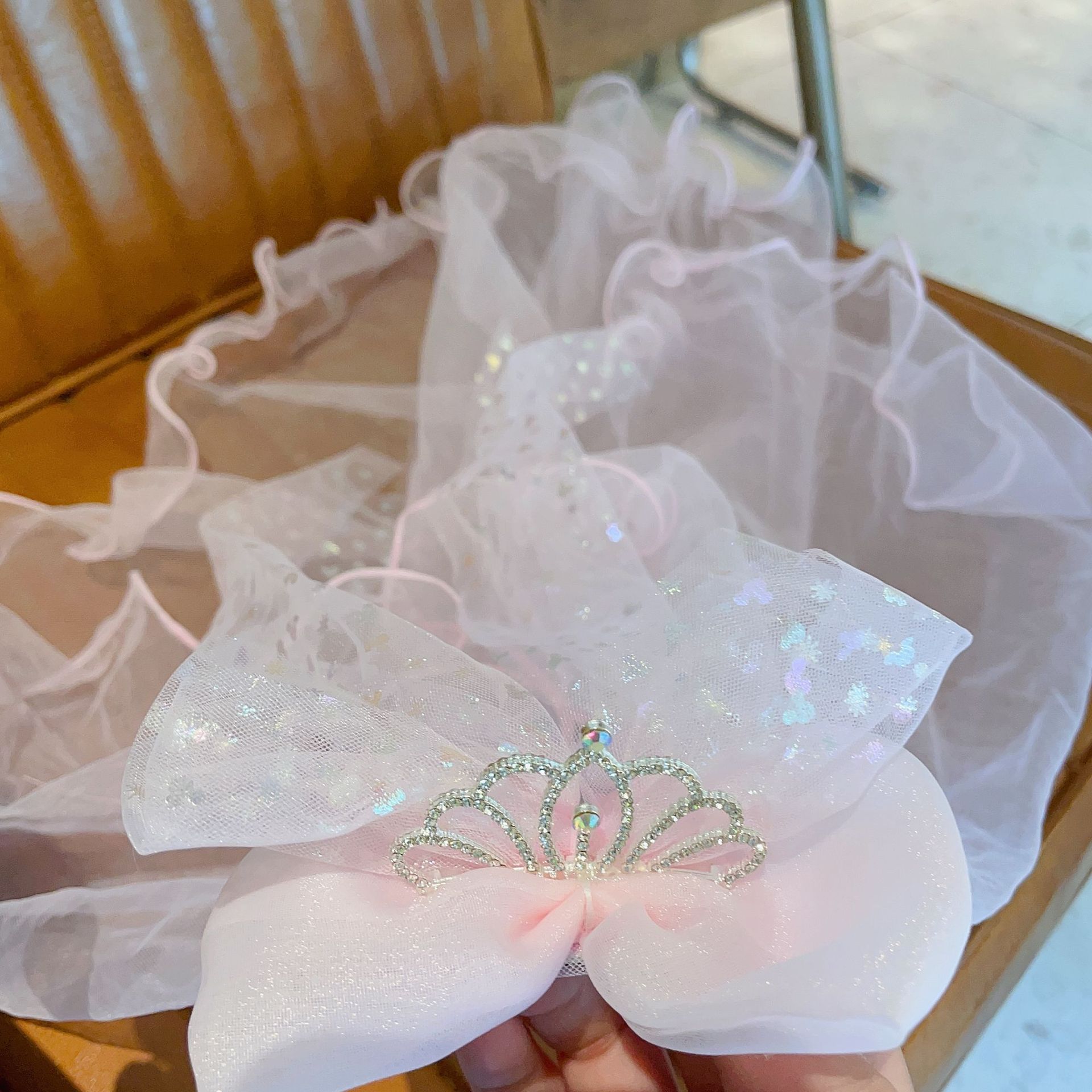 儿童皇冠披纱发夹宝宝公主裙婚纱头纱发饰小女孩生日发卡女童头饰