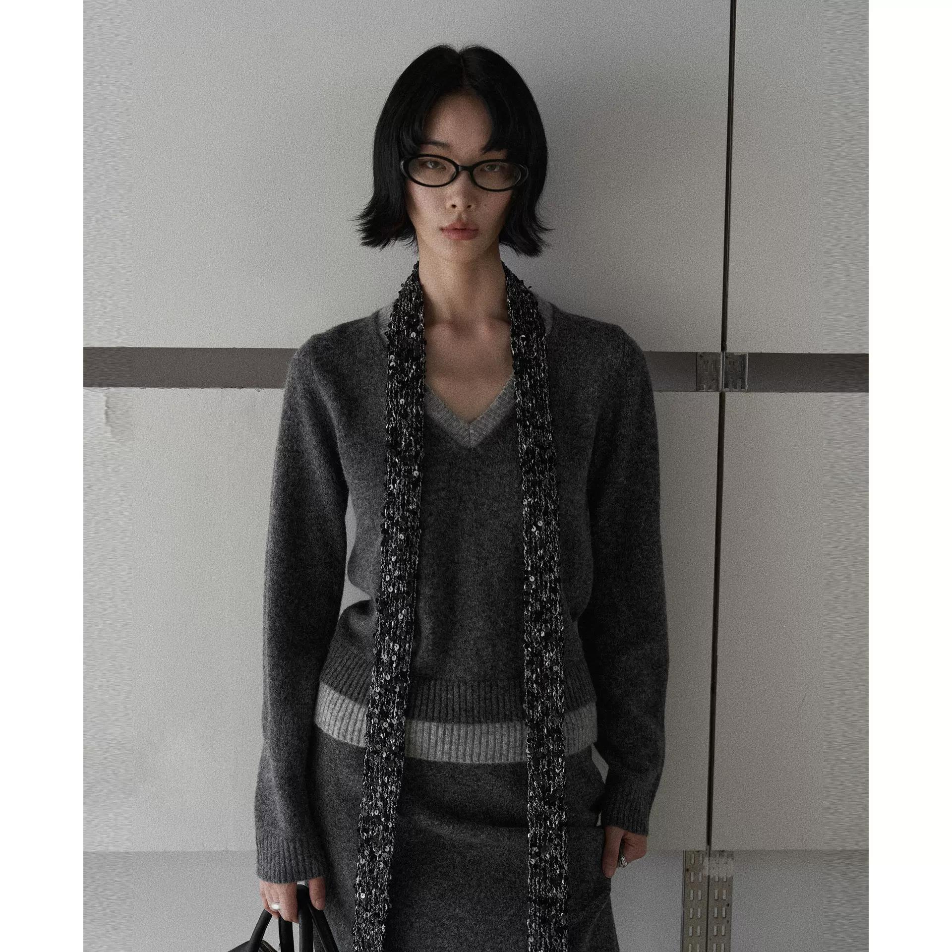 UNITY MODE miu系撞色V领羊毛毛衣女秋季灰色长袖针织衫软糯上衣