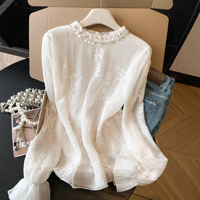 Liang Yixuan 2026 Spring New Embroidered Lace Shirt with Round Neck, Sequins, and Beads, High-End Luxurious and Stylish Women's Top