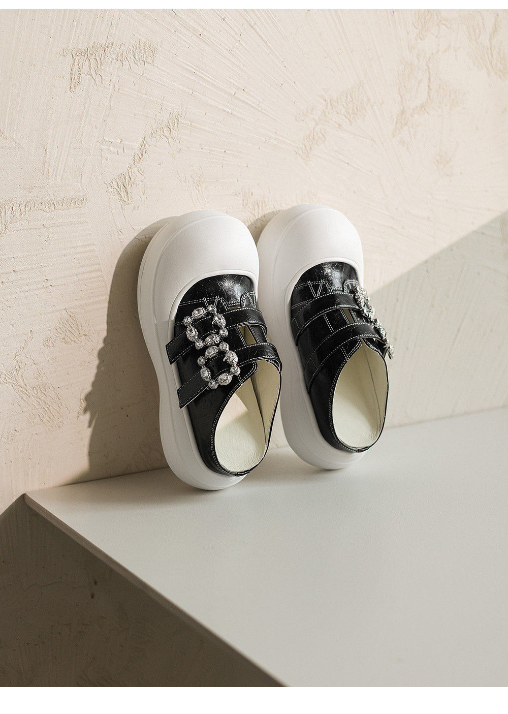 Sandal nữ đế xuồng cao 5 cm mũi vuông đính đá pha lê — màu đen, bạc chi tiết 21