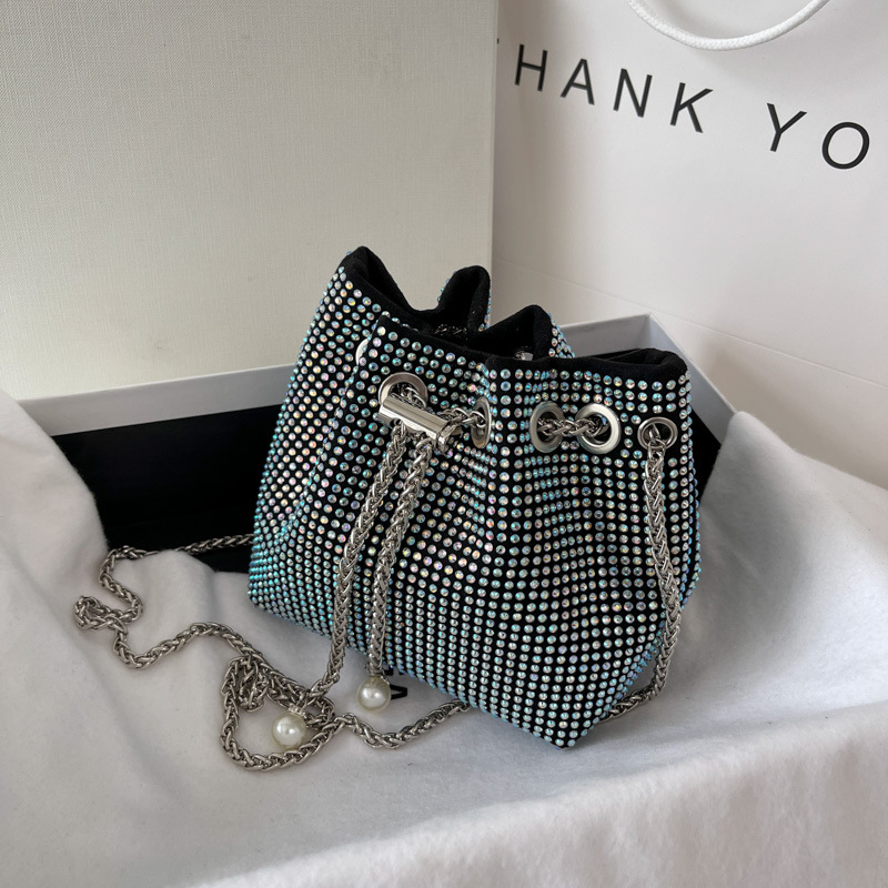 Volledige diamanten emmertas voor dames Nieuwe mode Koreaanse versie Buitenlandse stijl ketting Eén schouder Crossbody Mesh rood_voghion.com