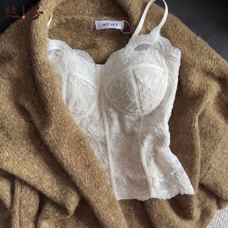 Fleece-Lined Lace Camisole with Chest Pads for Women, Slim Fit, Flattering, Hot Girl Style, Thermal Base Layer for Autumn and Winter, Beautiful Back Design Fleece-Lined Lace Camisole with Chest Pads for Women, Slim Fit, Flattering, Hot Girl Style, Thermal Base Layer for Autumn and Winter, Beautiful Back Design