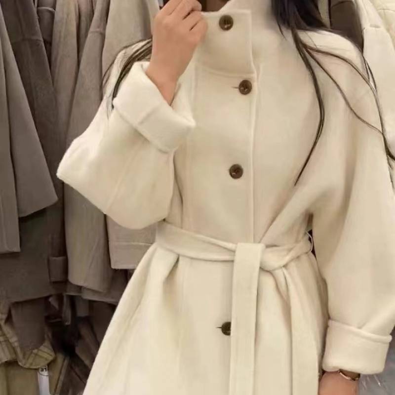 화이트 오트밀 화이트