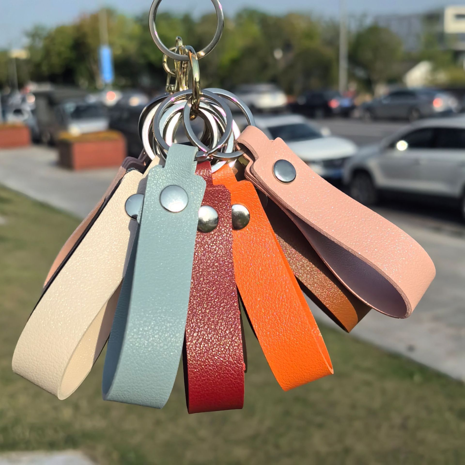 Clavera de cuero de doble cara colgante accesorios accesorios de bolsas accesorios de tendencia simple llavera de automóviles accesorios