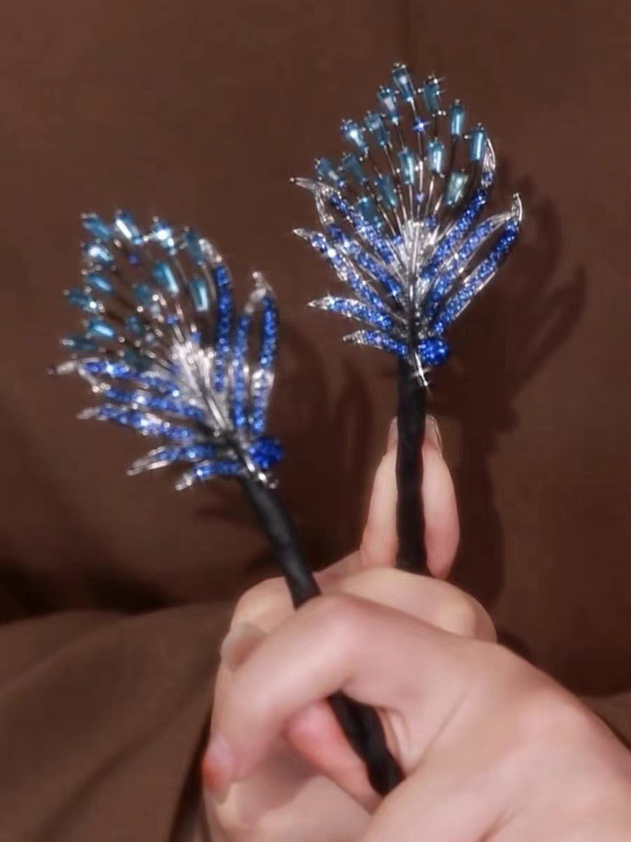 Platinum Siya 2023 nueva pluma updo artefacto cabeza de bola femenina Pelo Rizado titular exquisito elegante horquilla tocado