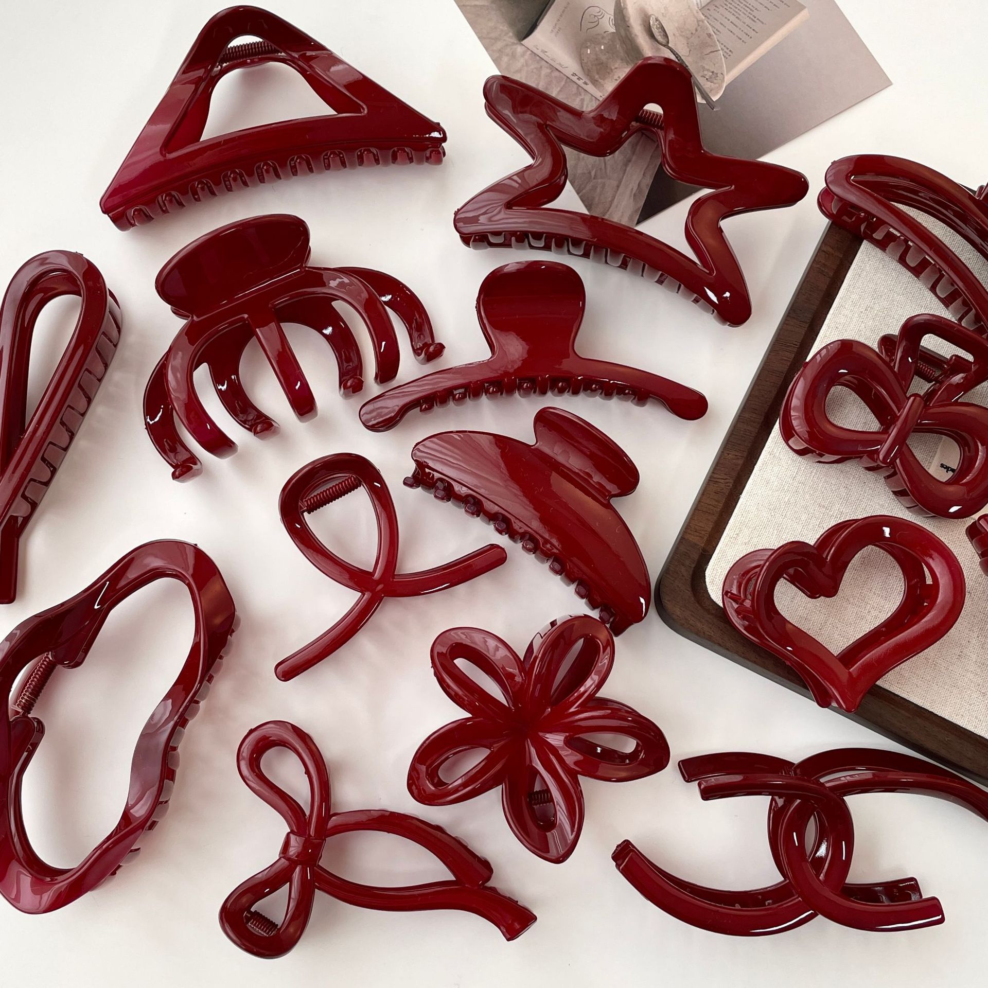 2024 New High-end Autumn and Winter Grab Clip Red New Year Hairpin Back Head Shark Clip New Year Hair Headwear Women