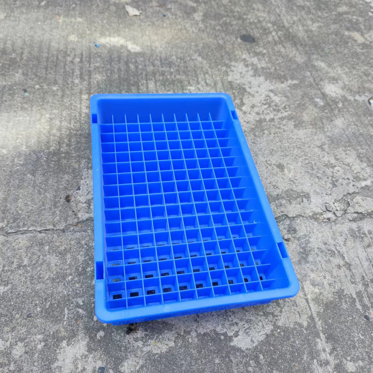 供应塑料电池盒18650电芯托盘160格锂电池盒350*228*80高脚塑胶盒