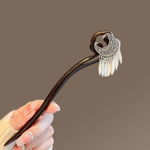 Elegant Moon-shaped Feathered Hairpin in Ancient Style, New Women's Hanfu Hair Accessory, Wooden Hairpin with High-Quality Feel, Imitation Sandalwood Hairpin