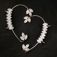 Новые серьги-клипсы для ушей с цирконием и листьями без отверстий для ушей, интегрированные 2023 Cold Wind Advanced Sense