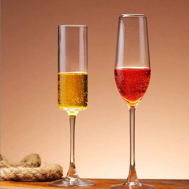 Хрустальное стекло игристые бокалы высокого бокала шампанского стеклянные бокалы прямая продажа белые бокалы для коктейлей