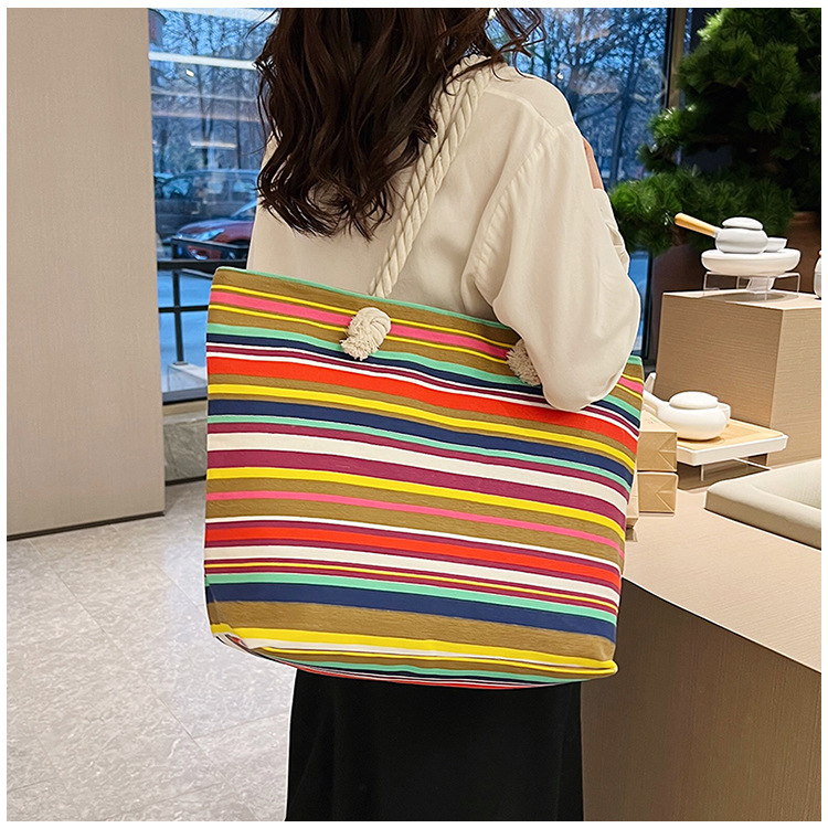 Women's Medium Canvas Geometric Stripe Streetwear Sewing Thread Square Zipper Tote Bag display picture 18