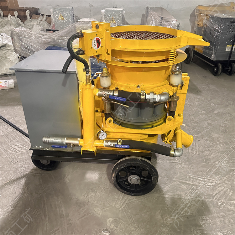 PZ-5 concrete shotcrete machine slope protection greening construction spraying operation structure is reasonable