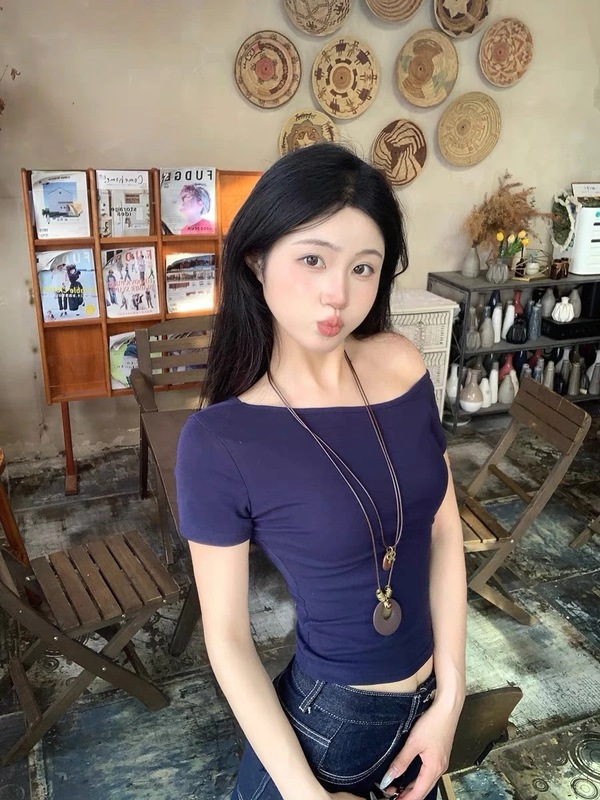 美式辣妹设计感小众纯色斜肩短袖T恤女夏季别致修身显瘦露肩上衣|undefined