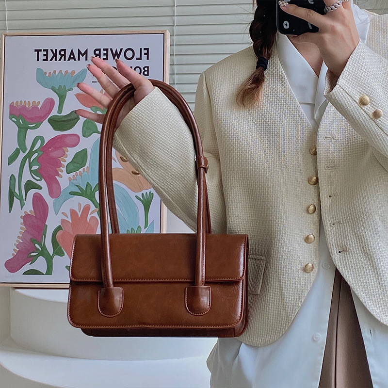 Damen Schultertasche In Bohnengrün Aus Pu Kunstleder Mit Ölfinish_voghion.com