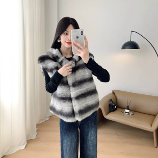 ����؈̩�ϡ���Ƥ��Ⱦ����ëƤ���R��Ů�̿��Bñ�o�䱳���������