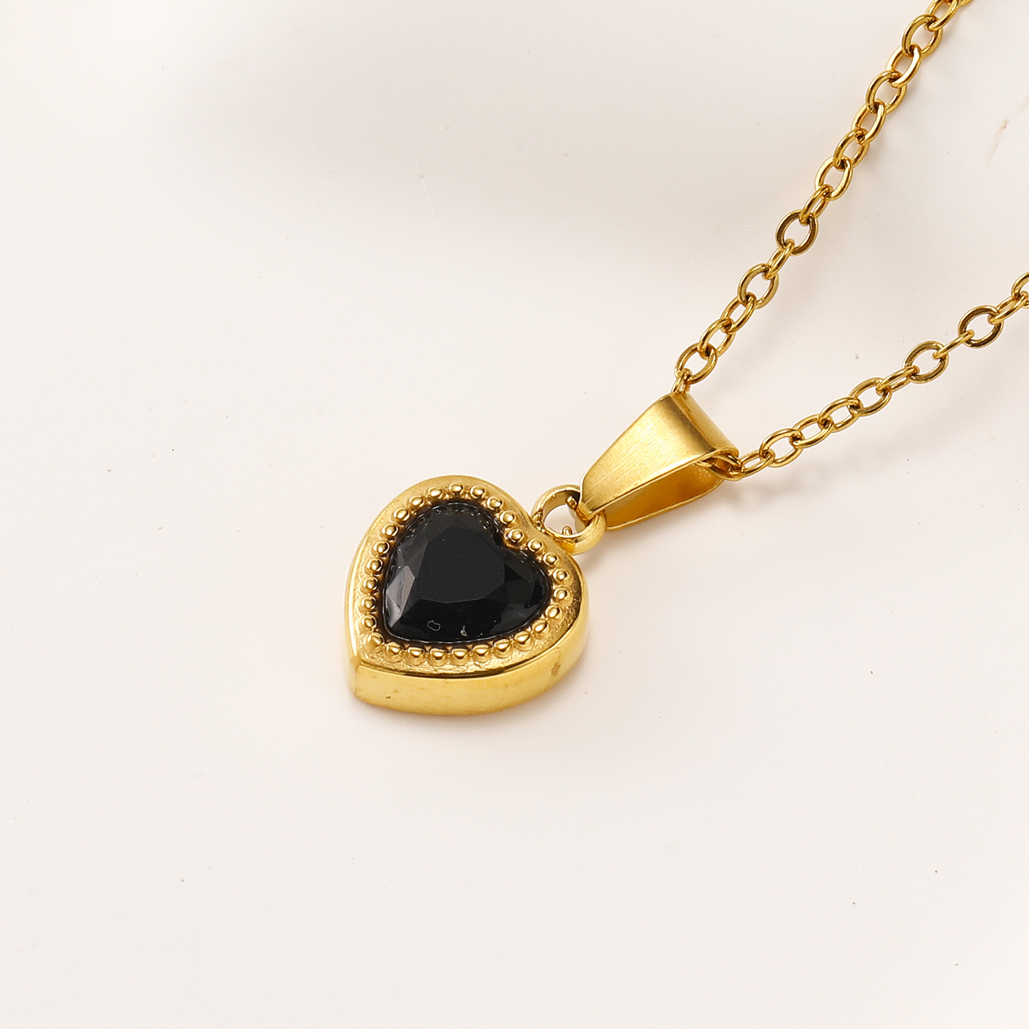 Titanium Steel Simple Style Heart Shape Zircon Pendant Necklace display picture 14