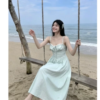 法式海边度假风气质收腰显瘦网纱连衣裙女温柔方领夏日薄荷绿长裙