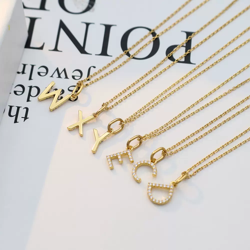 跨境欧美ins时尚钛钢不掉色饰品26个英文字母吊坠项链女生高级感