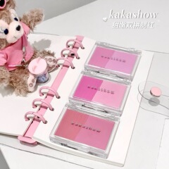 Kakashow甘くて柔らかい二重の頬紅の粉質はきめ細かくて雰囲気に染まりやすいです。