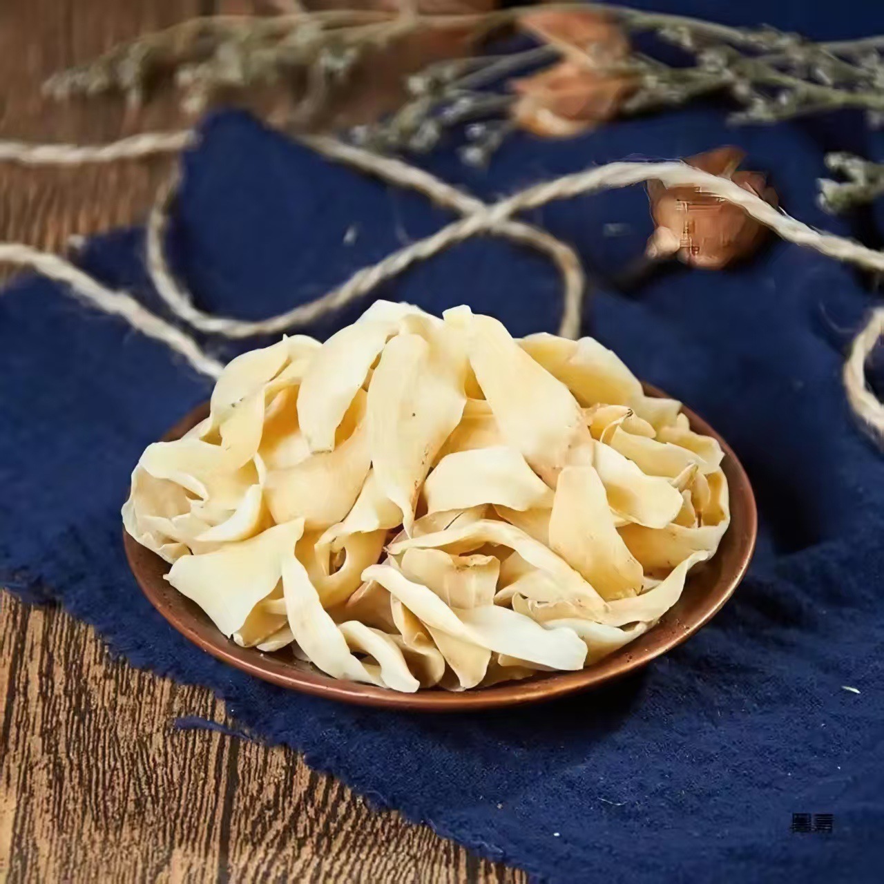 Dried Lily Bulb (Lilium brownii) Longya Variety — Hunan Food Herb for Soup & Tea details