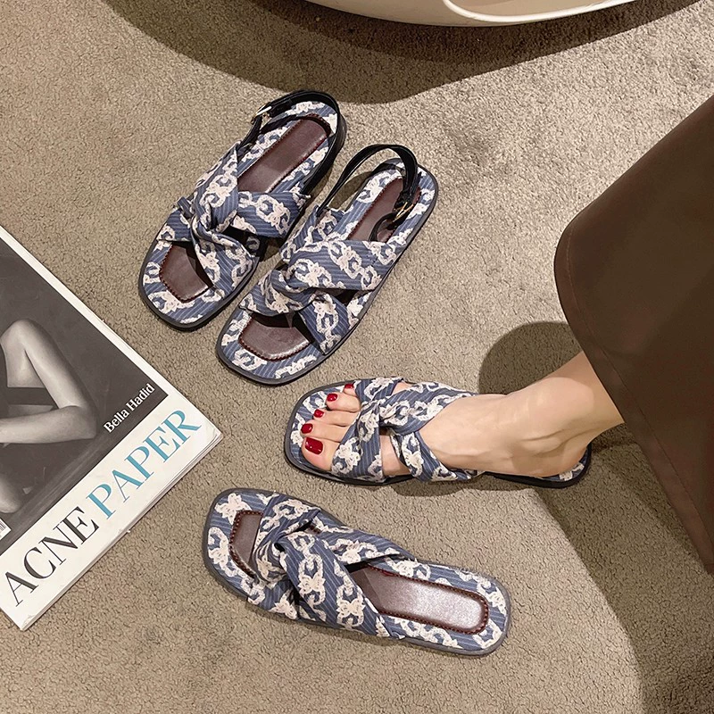 Тапочки, летняя обувь, пляжная слайд, интернет-знаменитость, стиль Chanel, коллекция 2023, пляжный стиль