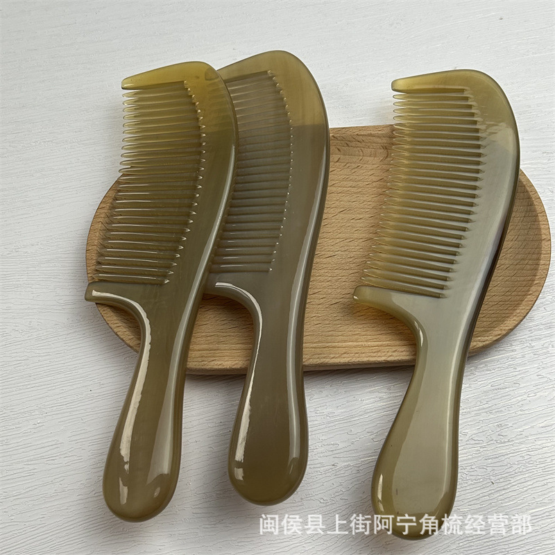 Natural Horn Comb Wide Tooth Buffalo Horn Hair Comb with Massage Handle 18cm Smooth Back Design overview