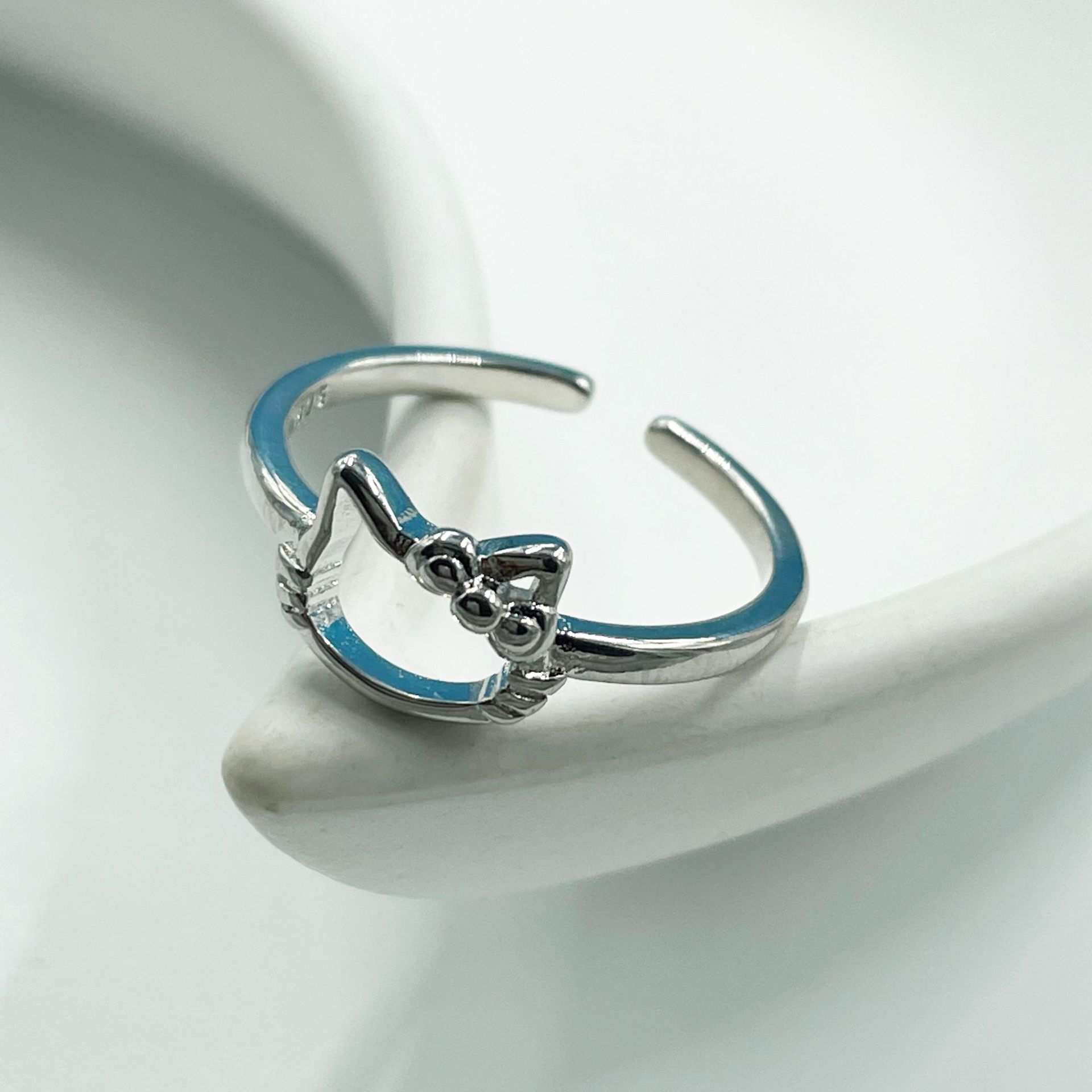 2026 New Korean and Japanese Style Hollow Cat Ring, Simple, Niche, Sweet, Cute, Hello Kitty Style, Versatile Open Ring