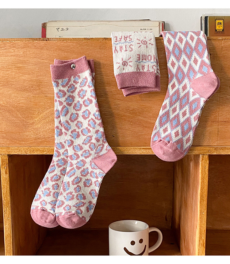 Pink Socks Calcetines De Tubo Para Mujer Calcetines De Dos Vías De Doble Aguja De Algodón Retro Para Mujer display picture 2