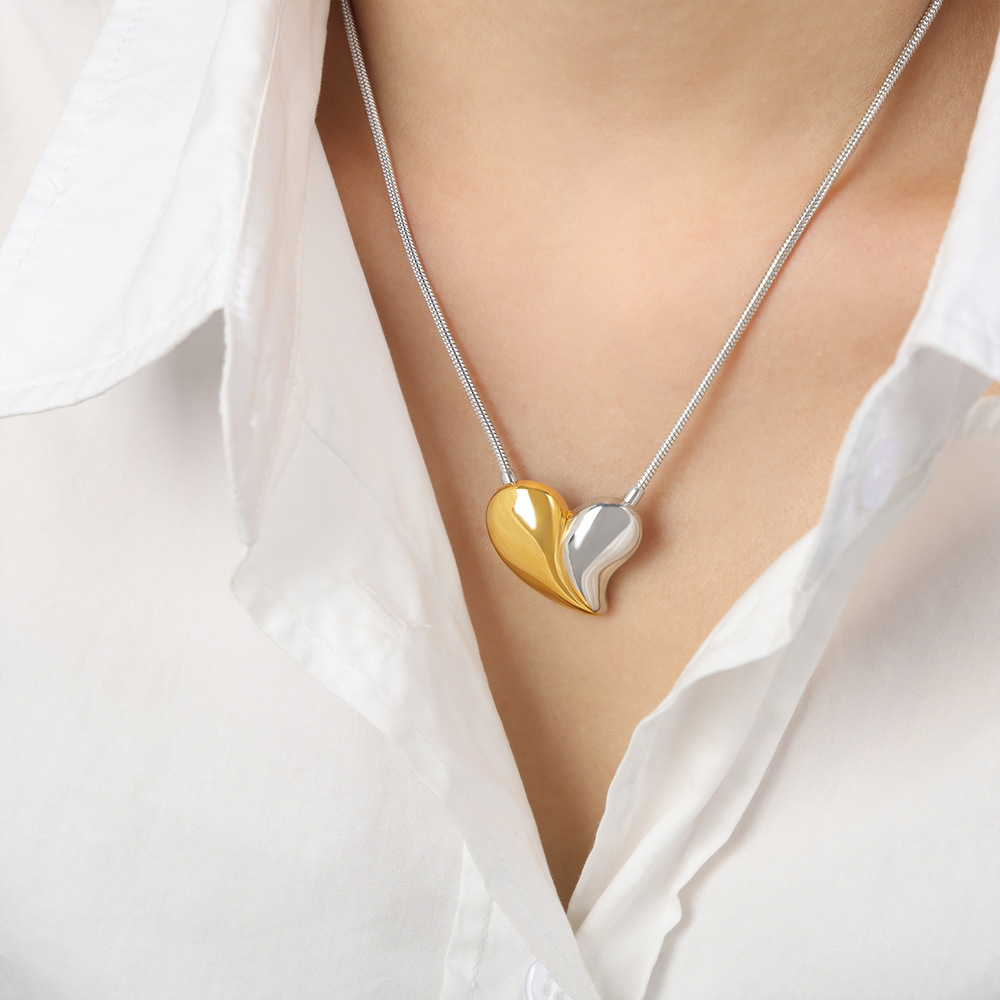 Estilo francés de acero dorado de color de dos colores de costura colgante de amor Cadena de hueso de serpiente de titanio traje de joyería de acero ins pendientes de estilo frío