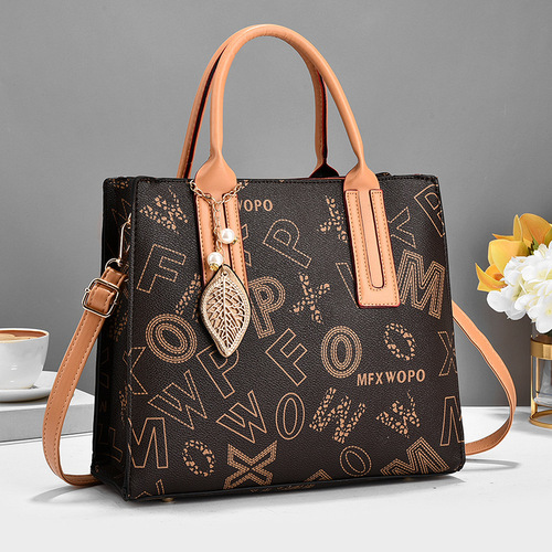 Manufacturer's middle-aged shoulder crossbody bag, grand mom bag, versatile portable ladies bag, summer new fashion bag