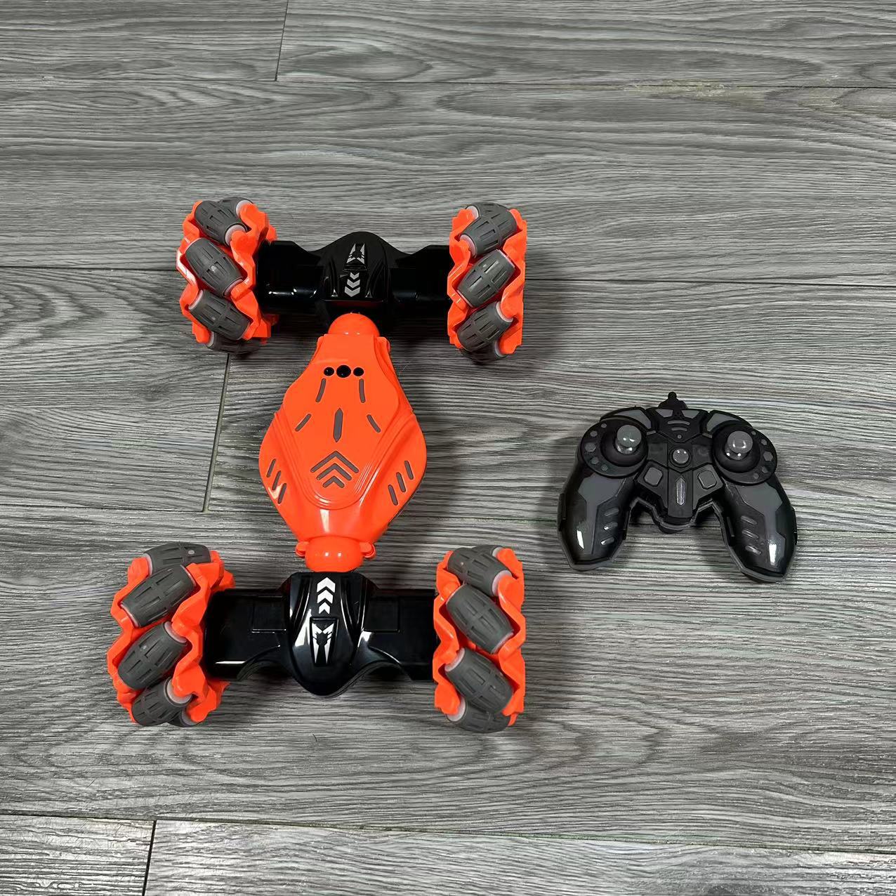 Coche de Transformación con Control Remoto por Gestos - Con Efecto de Luz y Spray, para Niños