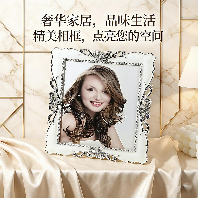European-style luxurious silver-carved photo frame, exquisite table decoration photo frame, enhances home style, available for one-piece drop shipping European-style luxurious silver-carved photo frame, exquisite table decoration photo frame, enhances home style, available for one-piece drop shipping