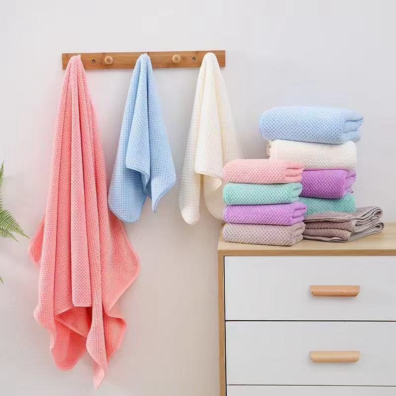Pineapple Grid Coral Velvet Towel Bath Towel for Men and Women, Wholesale from Manufacturer, Absorbent Wrap Towel, Coral Velvet Absorbs Water Quickly Pineapple Grid Coral Velvet Towel Bath Towel for Men and Women, Wholesale from Manufacturer, Absorbent Wrap Towel, Coral Velvet Absorbs Water Quickly