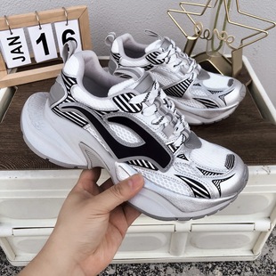 babyꑻ�ͬ���ϵ�ЬŮ2025���f�͹ſ�ħ���r�����e�\��Ь