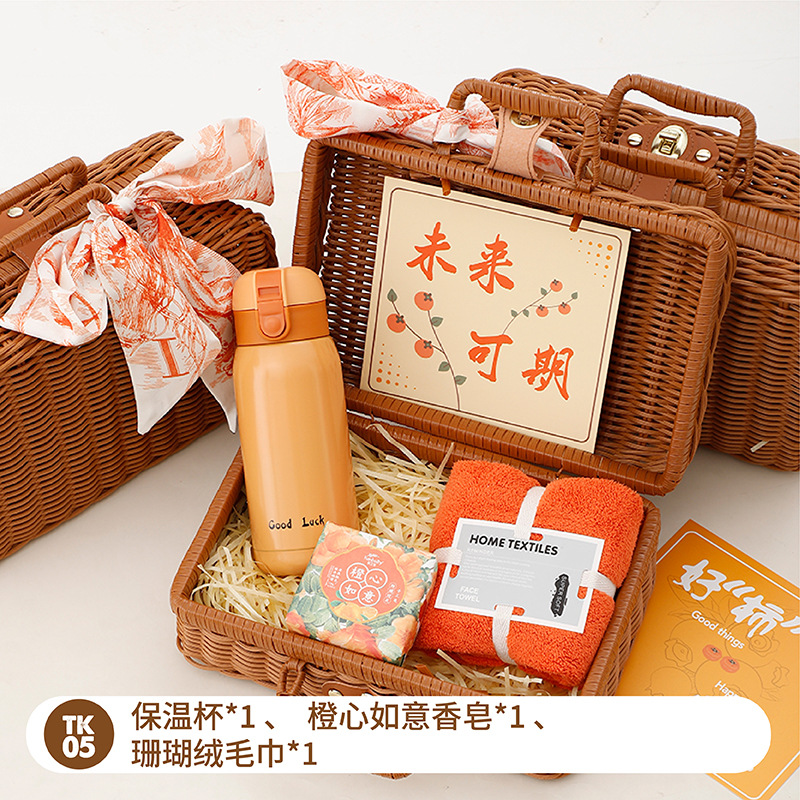 Regalos al por mayor para el Festival del Bote del Dragón Cesta de ratán práctica de alta gama Caja de regalo creativa Apertura de la empresa Actividades de celebración de la tienda Regalos de creación grupal