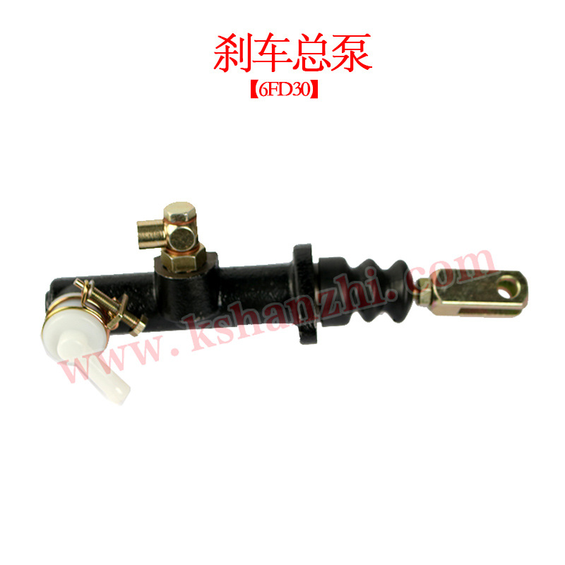 Bomba maestra de freno de carretilla elevadora 47210-23321-71 cilindro maestro de freno adaptado a la bomba de freno de freno Toyota 7 / 8F2-3T