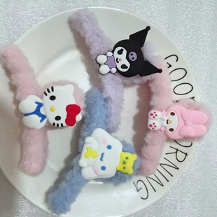 Пушистая заколка-краб Cinnamoroll осень-зима