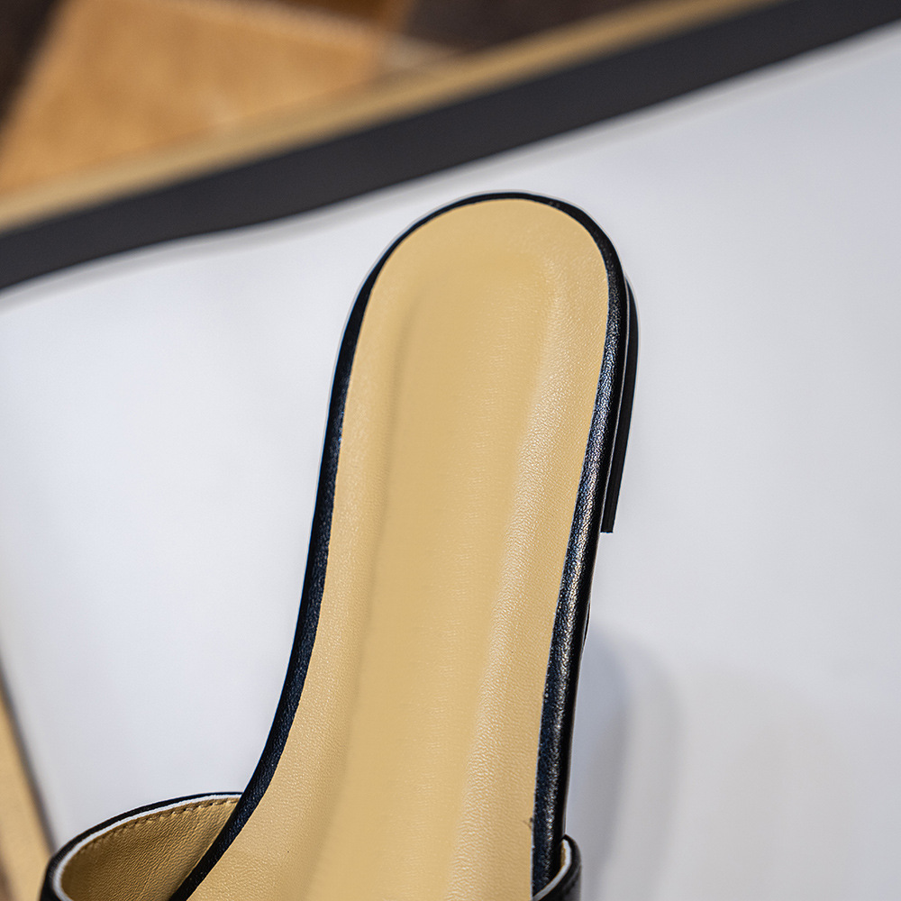 Ciabatte da donna da indossare all'esterno estate 2024 nuove infradito con lettere in metallo sandali da spiaggia commercio estero_voghion.com