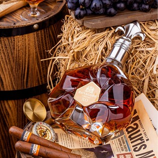 ������ư��m��40&deg;XO�ؼ{�ѵ���ظ���700ml�Y���b����̄նY��