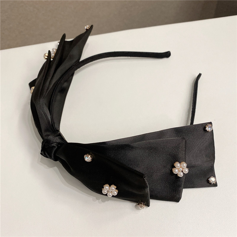 Korean Simple Retro Black Bow Headband Cute Flower Pearl Hairband Hair Accessories display picture 4