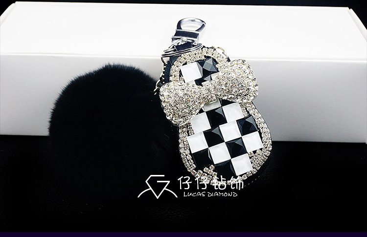 Diamond-embedded monqi car car key case cute creative car cartoon universal key case car key case