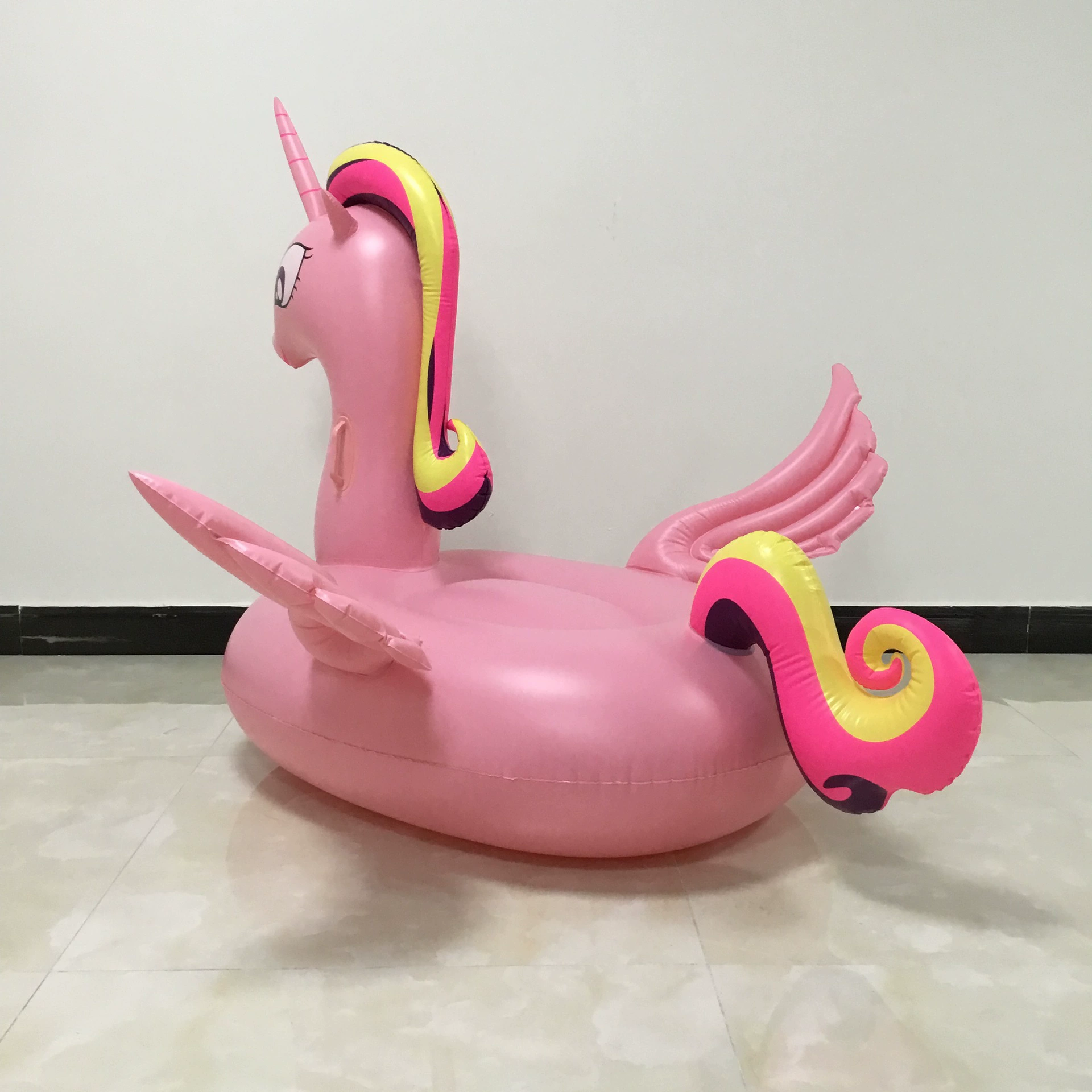 Фуксиновый водяной игрушка, надувной бассейн, пони, единорог