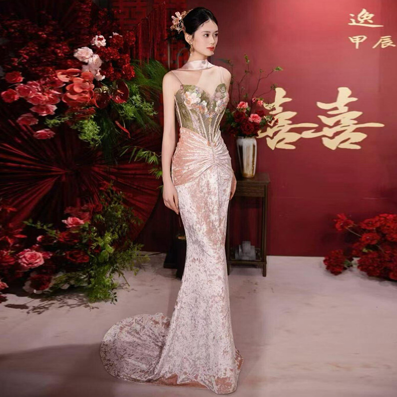 新中式晨袍2025新款轻奢小众高端吊带新娘敬酒服订婚重工礼服裙女|undefined