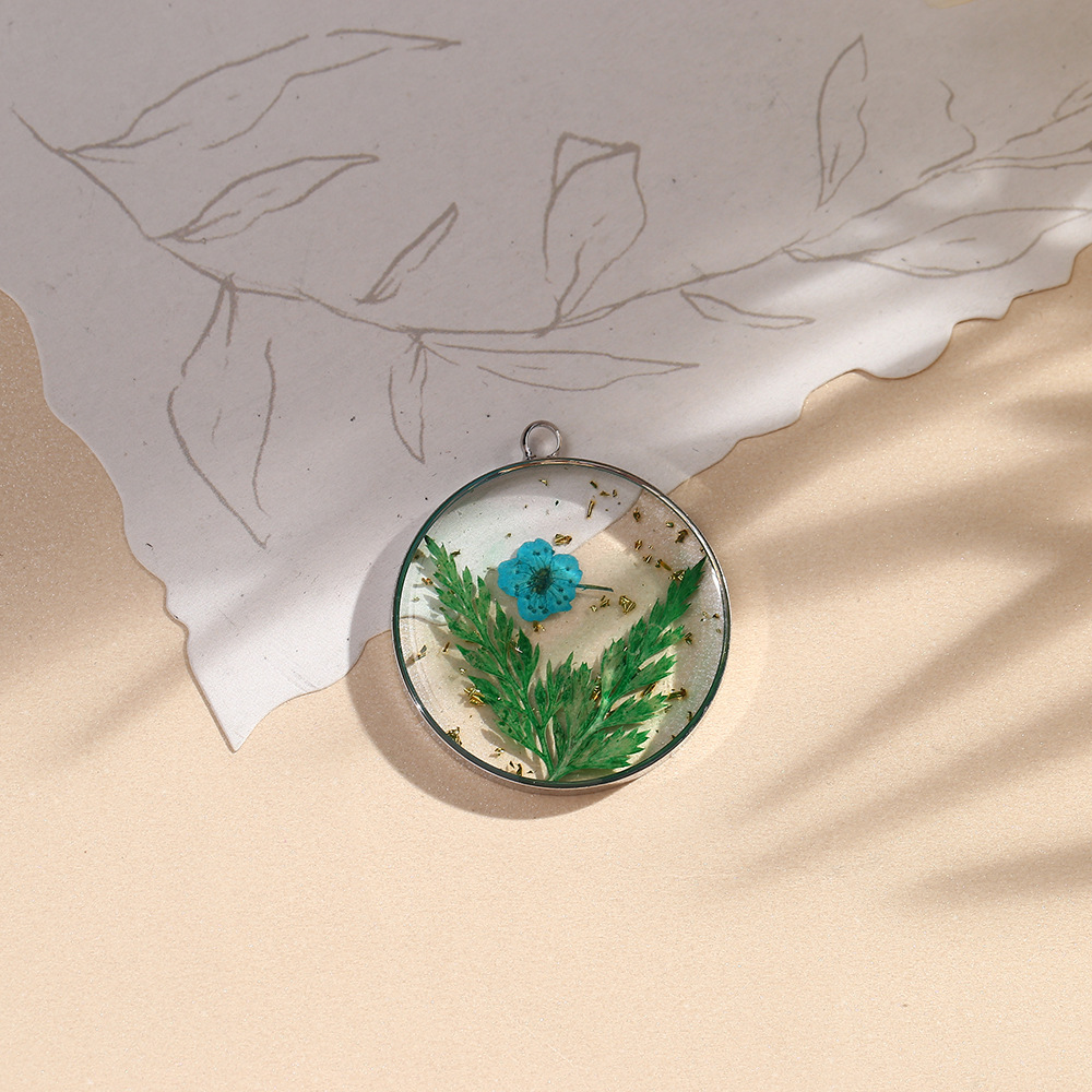 100g Weight Pendant Jewelry Making Type Diameter 30mm Jewelry Making Size DIY Jewelry Accessories Classification 10 PCS/Package Quantity Alloy, Copper Material Flower Pattern Epoxy Design Casual, Simple Style Style 10 PCS/Package Diameter 30mm Alloy Copper Flower Pendant 14