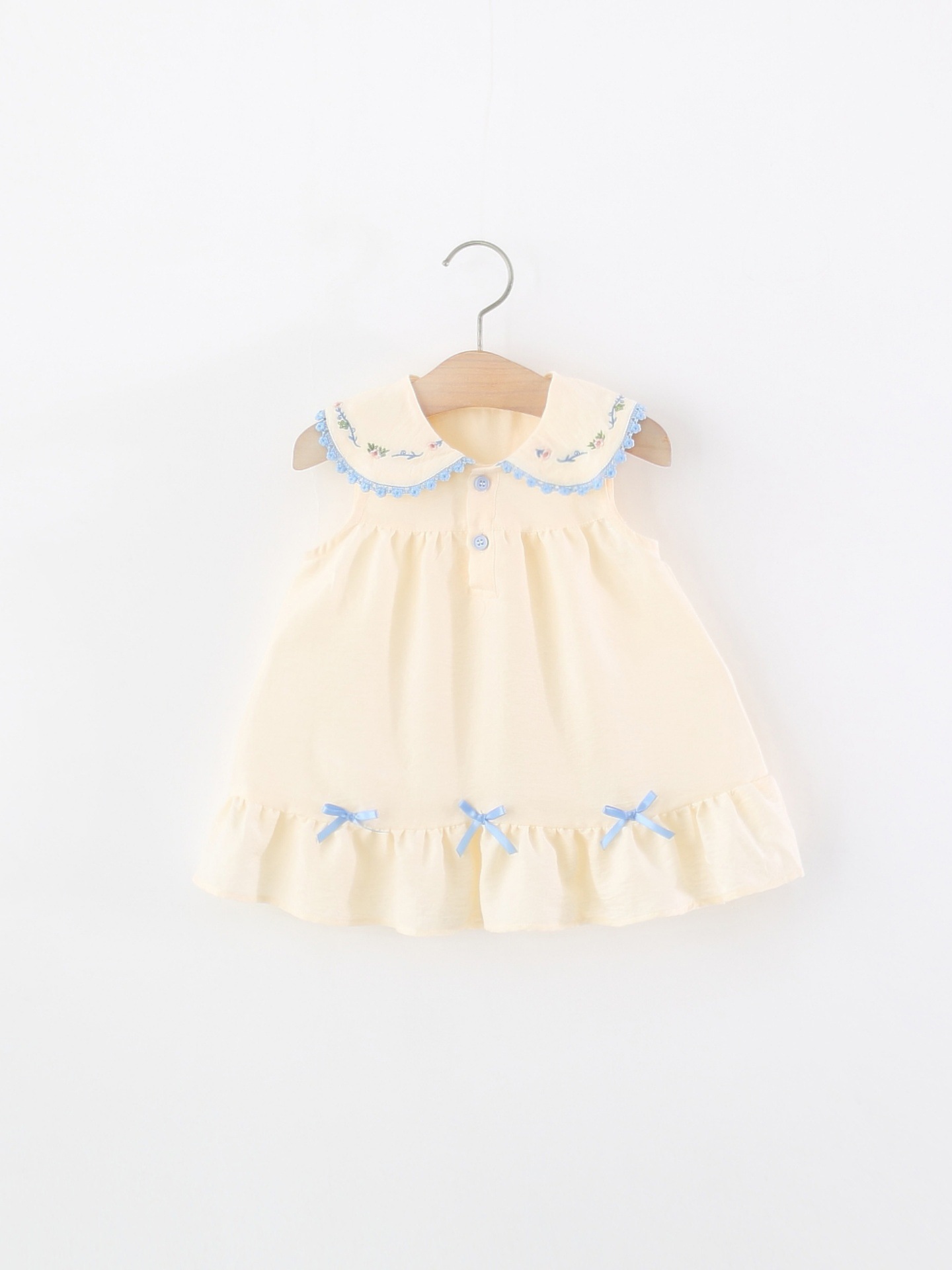 Summer dress with sleeves sleevless