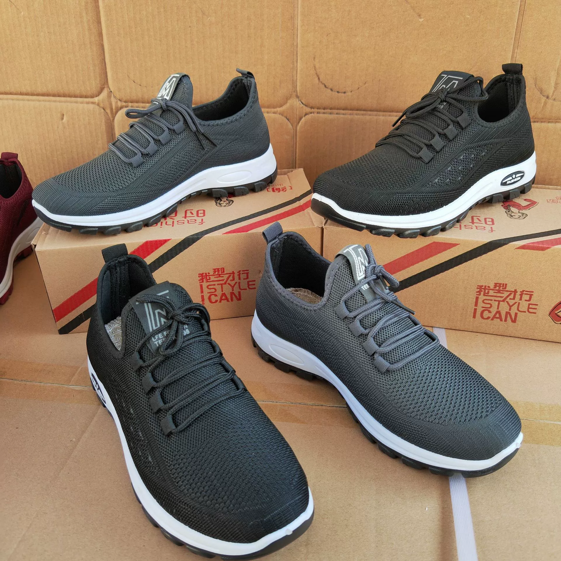 2023 осень новая мужская спортивная обувь с кружевом спереди Flying Weaving и губкой, утолщенная мягкая подошва в наличии, мужская обувь оптом