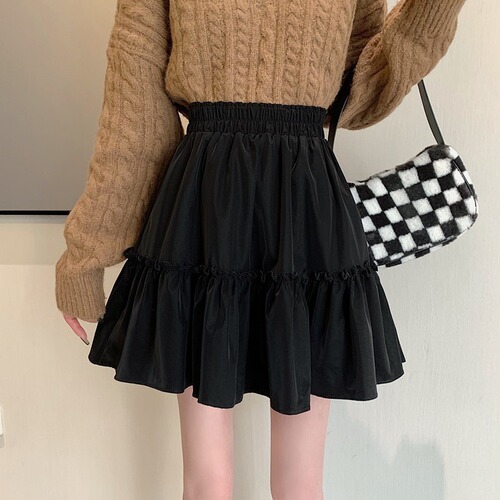 Sweet and cool pleated short skirt for women in spring, small, high-waist a-line cake skirt in winter, with sweater umbrella skirt 2025