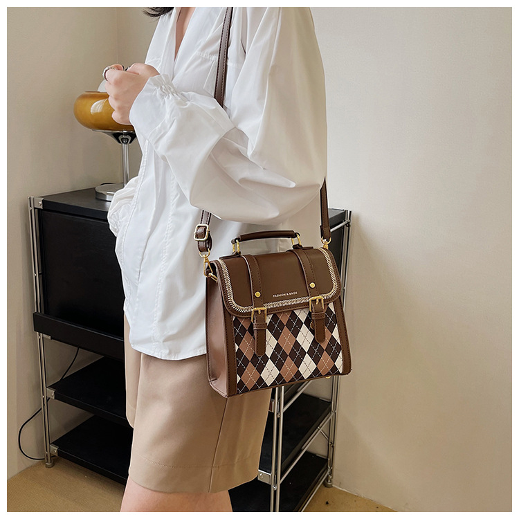Versatile Women's Shoulder Crossbody Backpack For Winter Fashion_voghion.com