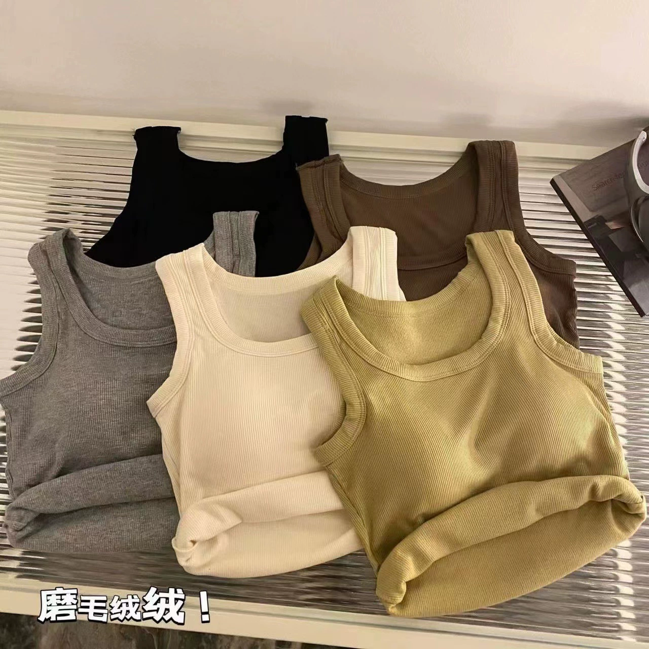 Теплый квадратный воротник, чтобы носить жилет, женское нижнее белье, толстый бархат и коврик в сердце