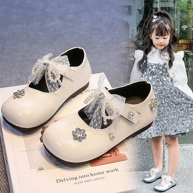 Оптовые детские туфли "Принцесса" с милым бантом, маленькие кожаные туфли, осень 2025, корейский стиль, стильные туфли с яркими стразами для девочек, модные кожаные туфли